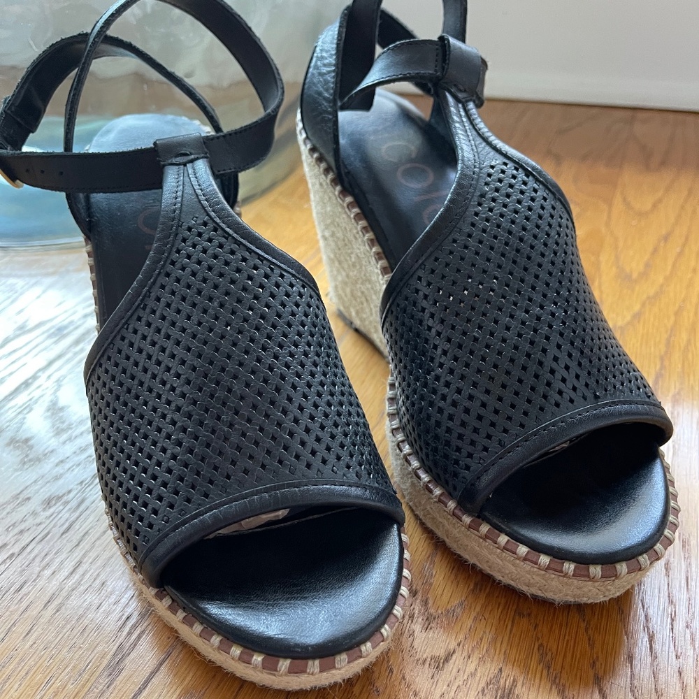 Black wedges